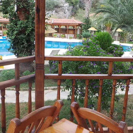 ホテル Asur & Asur ダルヤン