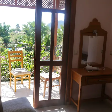 Отель Asur & Asur 3*